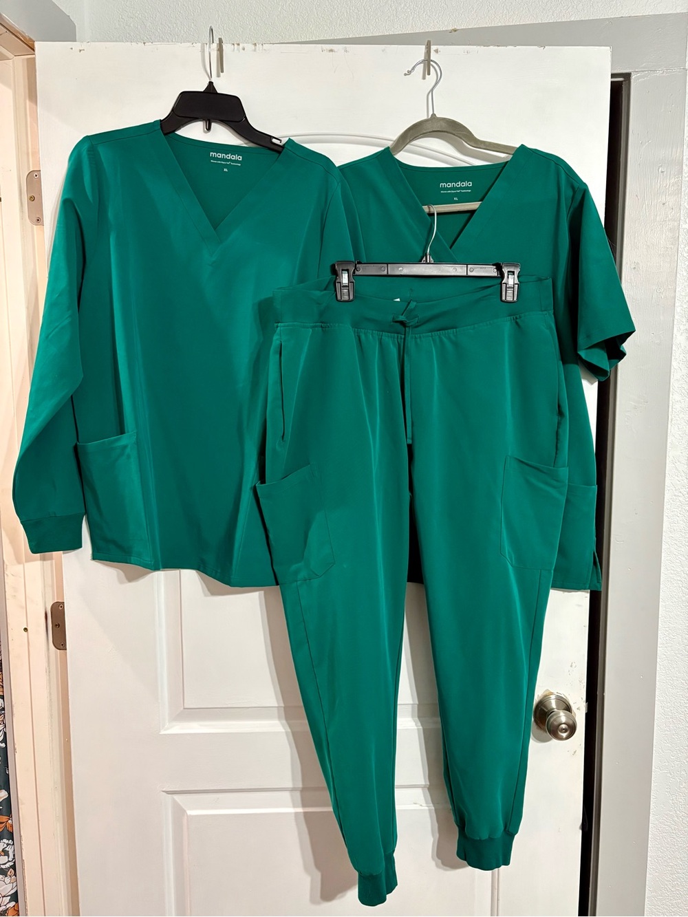 3 pc Mandala jogger scrub bundle 🩺